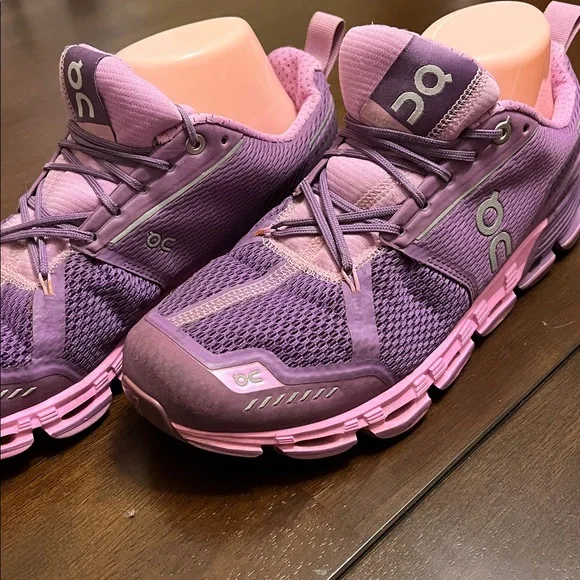 On Running Cloud Flyer Women’s Purple and Pink Sneakers 9 - Picture 3 of 10